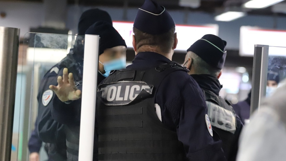 Lyon : le voleur de chaîne s’enfuit par les voies du métro, la ligne D coupée
