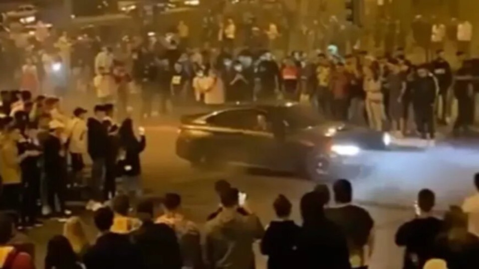 Près de Lyon : le grand retour du rassemblement sauvage de voitures à Bron