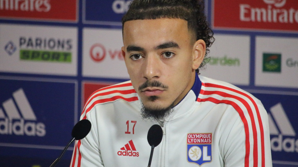 Malo Gusto ou Pierre Kalulu : un joueur formé à l'OL pour sauver le flanc droit de la défense des Bleus ?