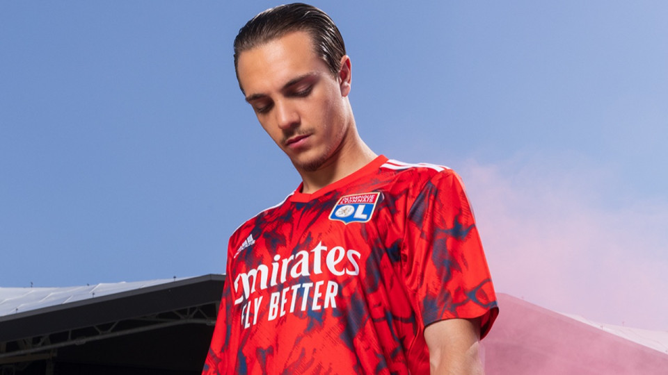 OL : le nouveau maillot extérieur 2022-2023 a été dévoilé