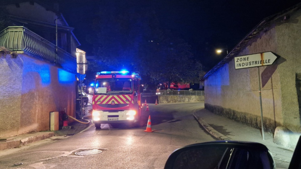 Pr&egrave;s de Lyon : l'ancienne maison de retraite de Meyzieu d&eacute;truite par les flammes