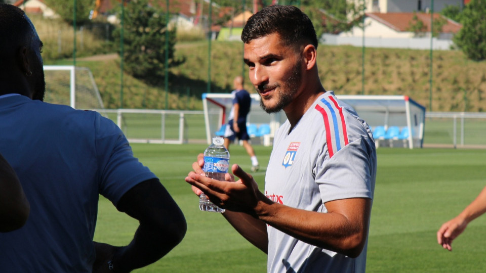 Houssem Aouar (OL) vers le Betis Séville pour 13 millions d’euros + un joueur ?