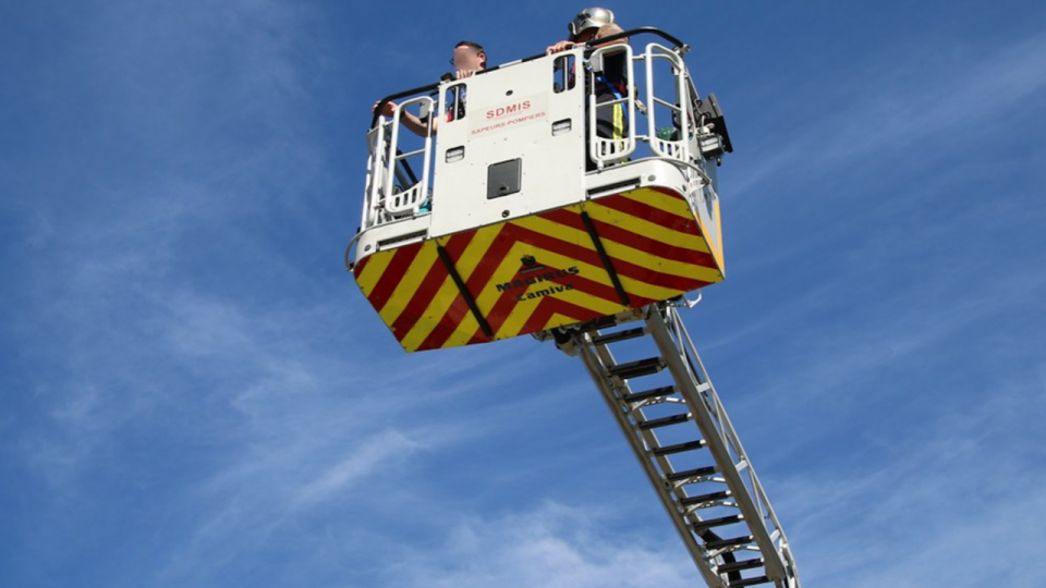 Près de Lyon : une chambre froide à Saint-Fons prend feu