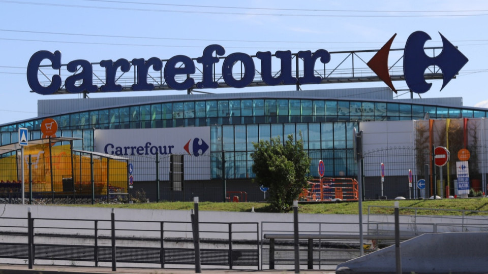 Les policiers tirent sur un véhicule volé en fuite près de Lyon : le passager tué, le chauffard dans un état critique