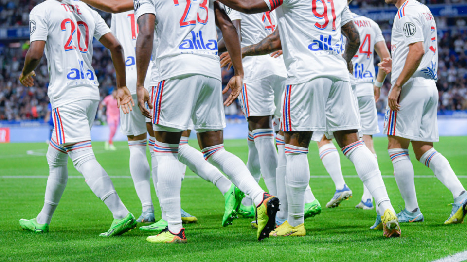 OL : la croisade des supporters contre les chaussures vertes des joueurs