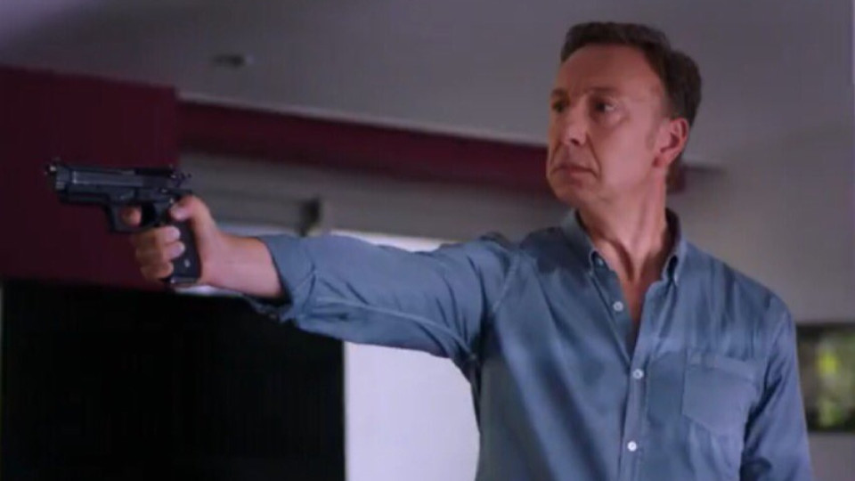 Diffusion ce jeudi soir du téléfilm dans lequel Stéphane Bern est armé