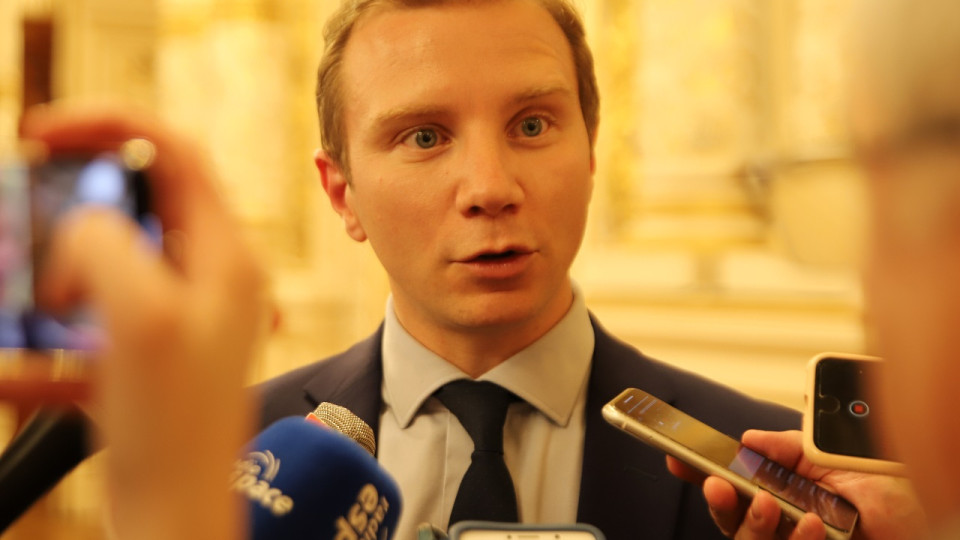 Travailler bénévolement pour l’Etat : le député Alexandre Vincendet dévoile son "service citoyen"