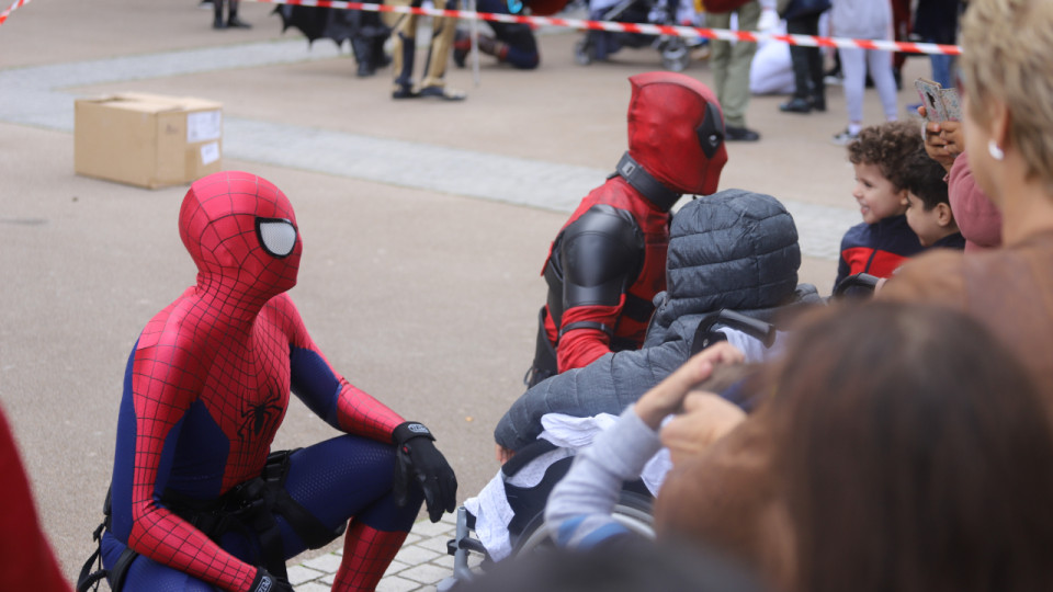 Lyon : les enfants malades sauvés de leur quotidien par les super-héros