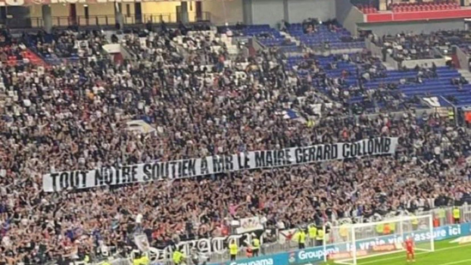 Au stade, les Bad Gones apportent leur soutien à Gérard Collomb, atteint d’un cancer