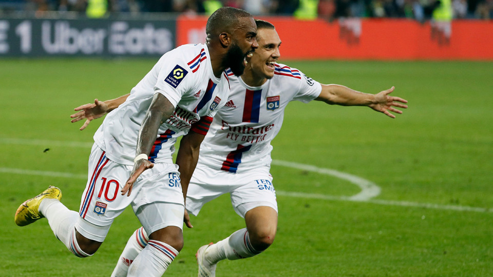 Montpellier-Lyon : Alexandre Lacazette en héros pour sortir l'OL de la crise (1-2) - VIDEO