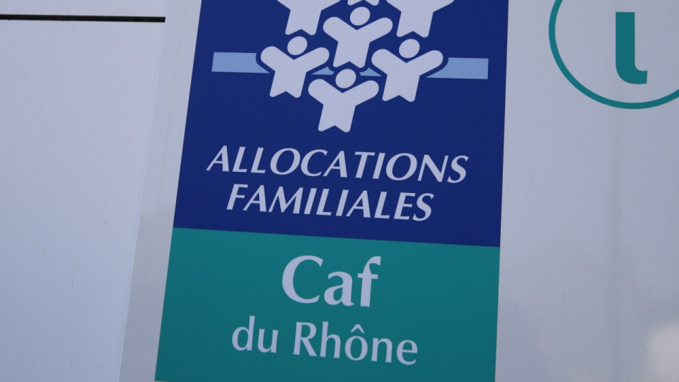 Ils partent en Algérie mais rentrent chaque mois toucher leur RSA dans le Rhône : prison avec sursis