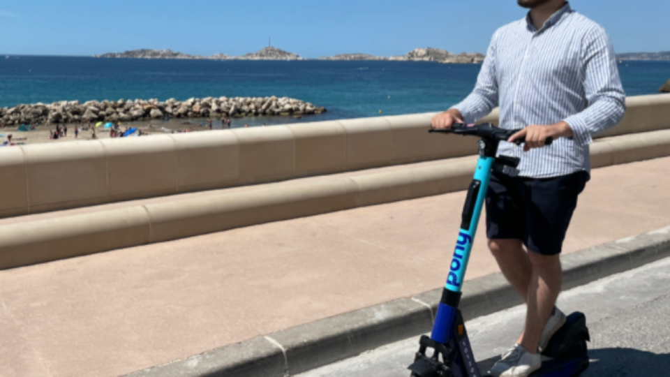 Trottinettes en libre-service à Lyon : pony candidat, impossible de monter à deux sur ses engins