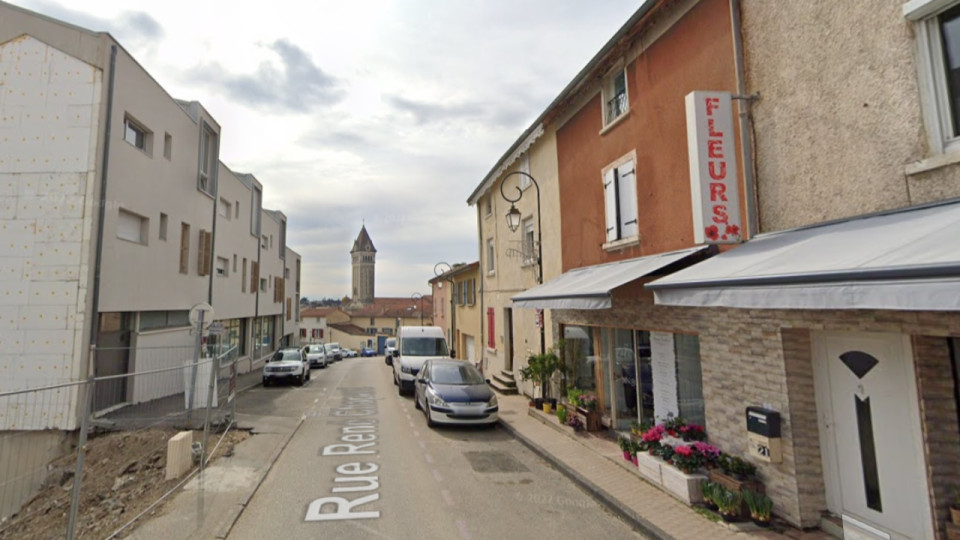 Près de Lyon : un immeuble s'écroule à Chaponost, une vaste opération de secours en cours