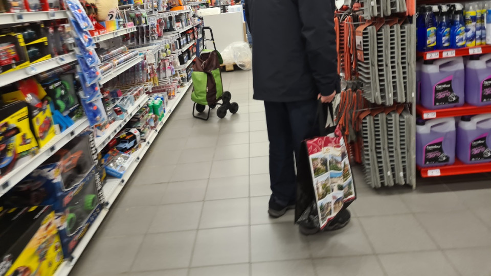 Pr&egrave;s de Lyon : il tente de voler huit bouteilles d&rsquo;alcool