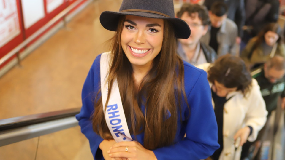 Miss France 2023 : découvrez la photo officielle d’Esther Coutin, Miss Rhône-Alpes 2022 !