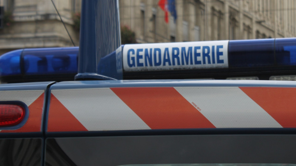 Rhône : un curé agressé à son domicile