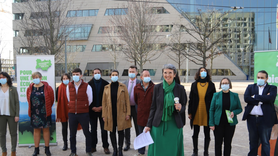 En réponse au Dîner des Sommets de la Région, les écologistes organisent un Souper des roturiers
