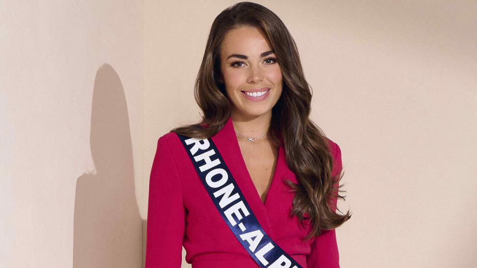 Miss France 2023 : Esther Coutin, Miss Rhône-Alpes, "plus déterminée que jamais à ramener la couronne !"