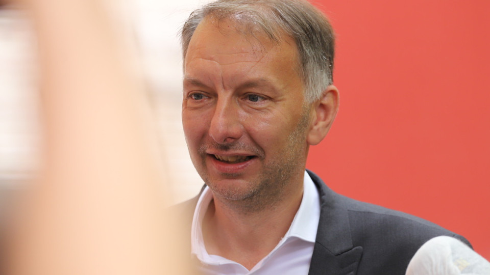 Neige à Lyon : Bruno Bernard confirme ne pas avoir trop salé les routes pour des raisons écologiques