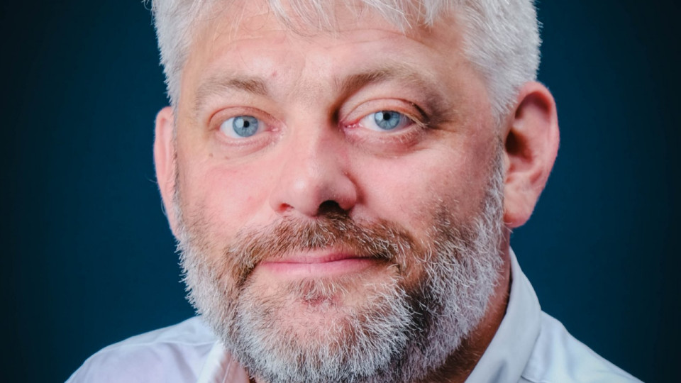 Romain, c’est quoi cette histoire de taxe qui augmente ?