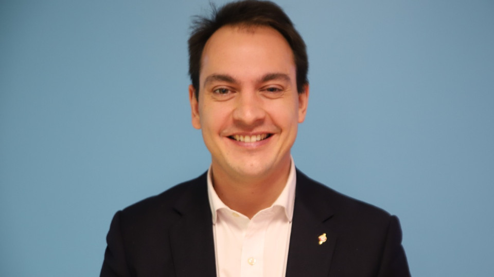 Pierre Oliver : "Sandrine Runel passe ses journées à faire de grandes leçons de morale"