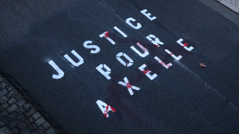 Du faux sang sur la route : l'action glauque des Remparts Lyon pour rendre hommage à Axelle Dorier