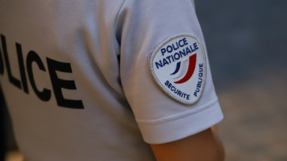 Près de Lyon : il trouve le lieu de travail d’une femme pour la menacer de mort