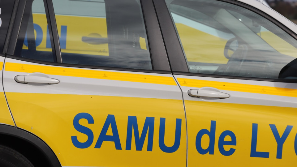 Lyon : leur voiture détruite, deux jeunes grièvement blessés samedi