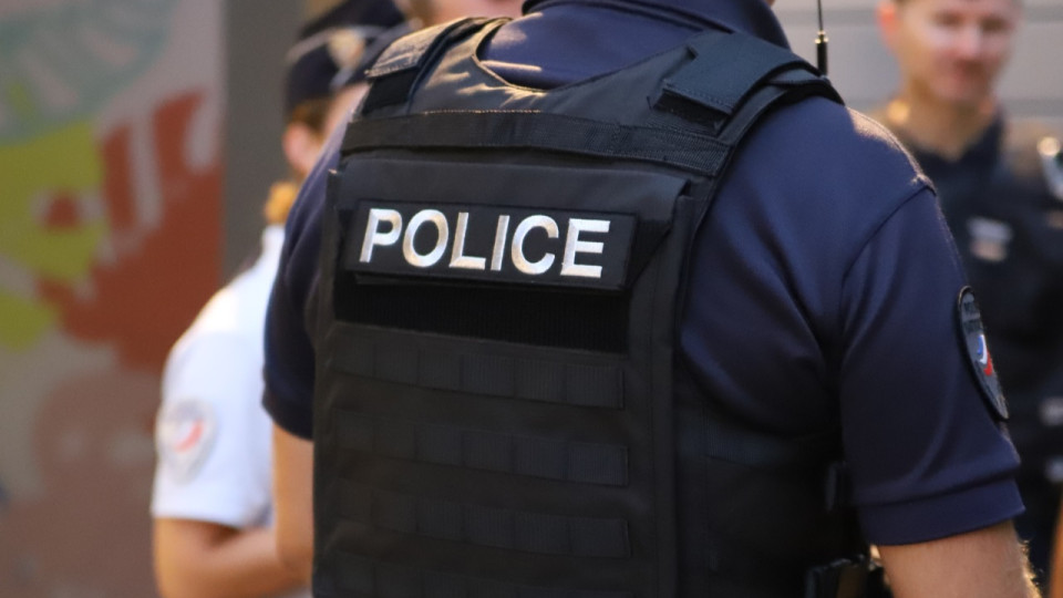 Près de Lyon : il pointe un fusil sur un agent d’entretien car le travail est mal fait