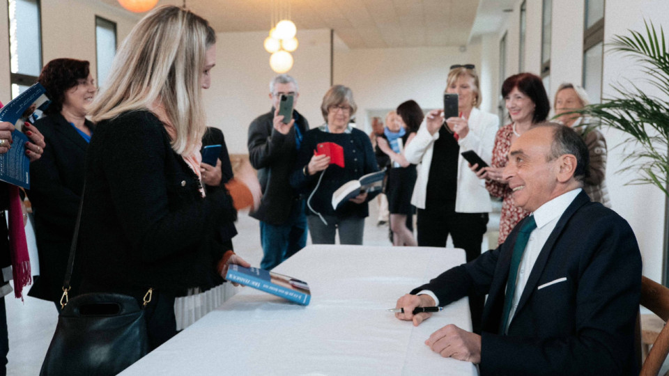 Villeurbanne : le maire interdit la venue d’Eric Zemmour pour sa séance de dédicace