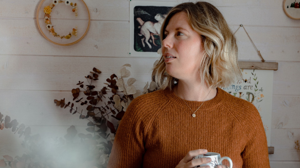 Près de Lyon : elle cartonne sur les réseaux sociaux avec ses dessins des saisons