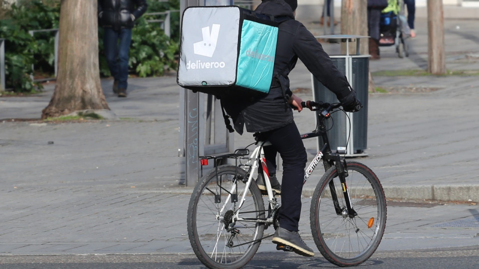 Lyon : le cycliste décédé dans un accident en Presqu'île était un livreur Deliveroo
