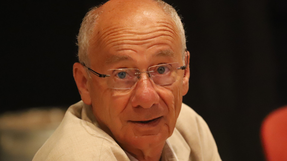 L'oncle de Bruno Bernard, François Thévenieau, réélu président de GrandLyon Habitat