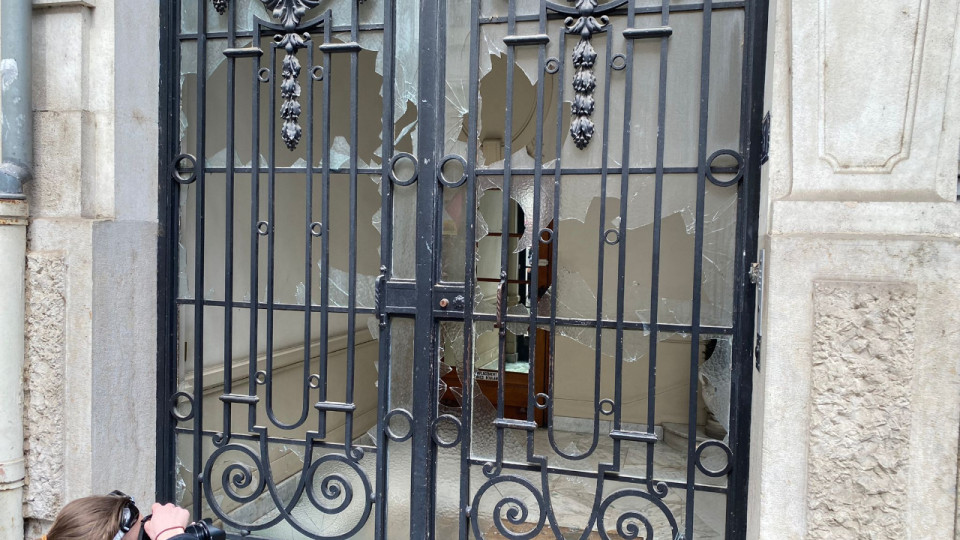 Réforme des retraites : les casseurs s'attaquent aux hôtels particuliers boulevard des Belges à Lyon