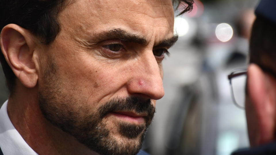 Mairie du 1er et poste de police municipale attaqués à Lyon : "Notre service public est un bien précieux" selon Grégory Doucet