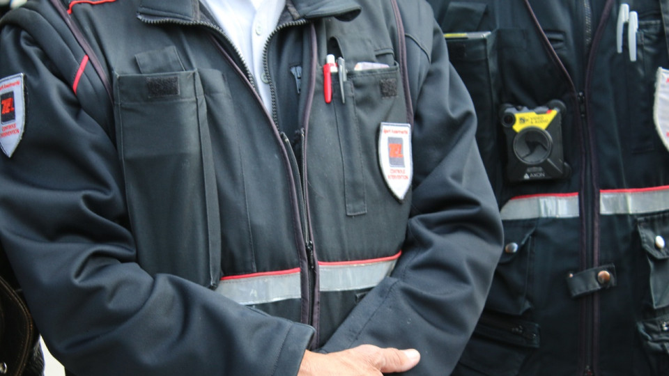 Lyon : il frappe un contrôleur TCL puis bouche les toilettes du commissariat