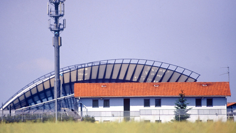 Faibles portions de nourritures, déshumanisation, "pire que la prison" : alerte au centre de rétention administrative de Lyon Saint-Exupéry