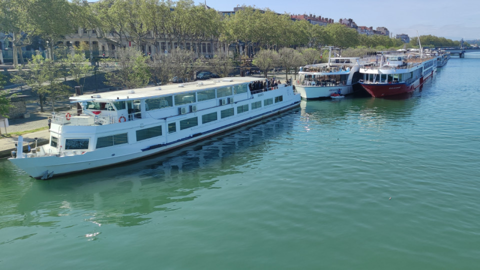 Lyon : des bornes électriques pour les bateaux de croisière sur les quais de Rhône et Saône