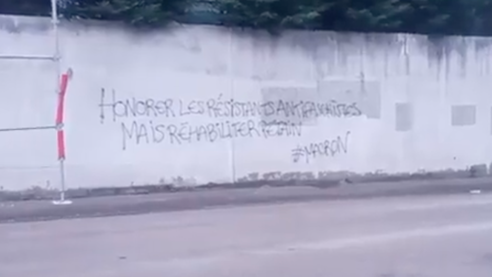 Emmanuel Macron à Lyon : des tags près du mémorial Jean-Moulin de Caluire-et-Cuire