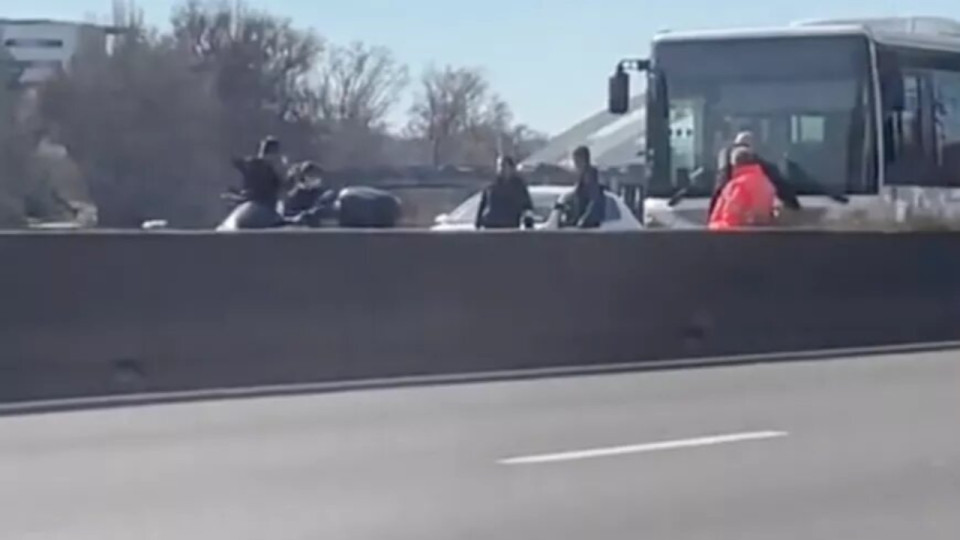 Lyon : jug&eacute; irresponsable apr&egrave;s avoir d&eacute;tourn&eacute; un bus sur la M7