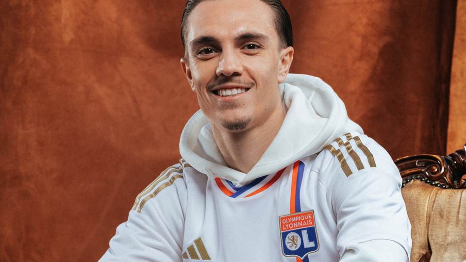 L’OL dévoile son nouveau maillot domicile pour la saison 2023-2024