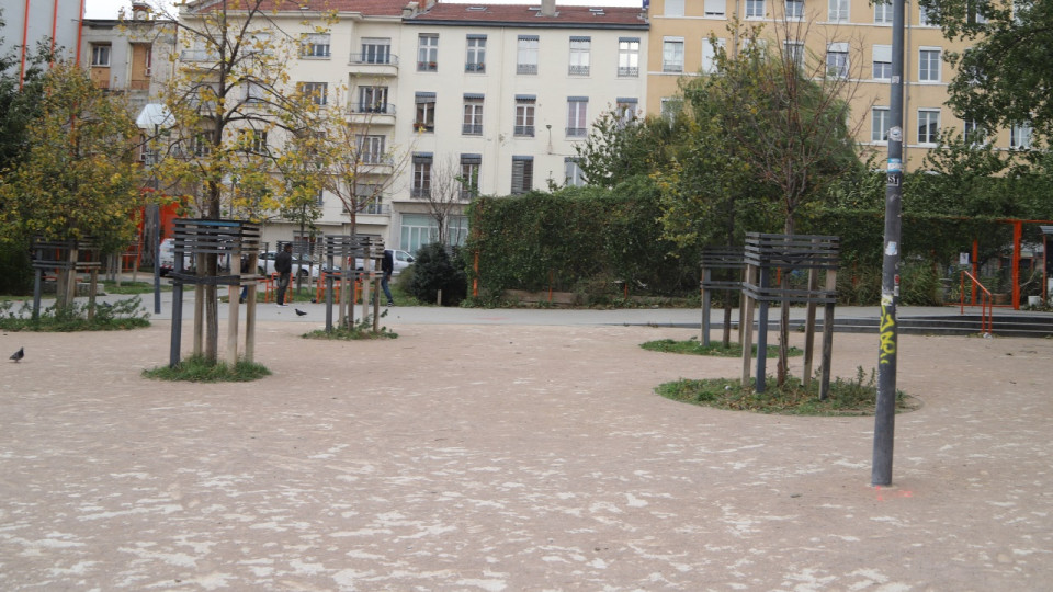 "Les élus ne prennent pas leurs responsabilités" : un collectif alerte sur la situation de la place Mazagran à Lyon
