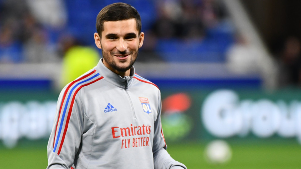 Houssem Aouar (OL) convoqué pour la première fois avec l’Algérie