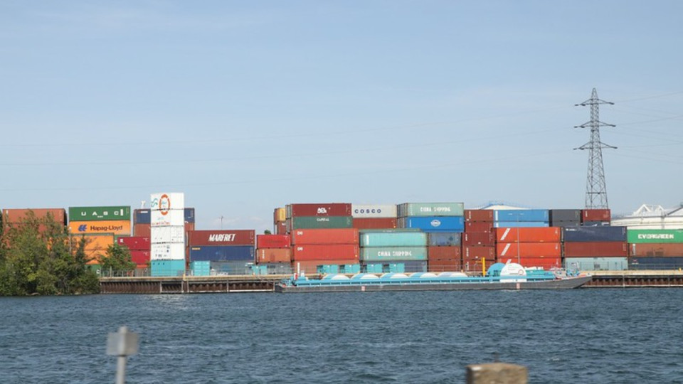 Flux de marchandises sur le bassin Rhône-Saône : "Les acteurs fluviaux restent mobilisés pour développer ce mode de transport"