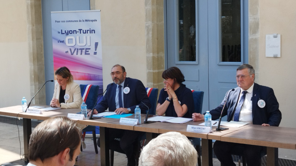 Lyon-Turin : à Saint-Priest, les maires de l’agglomération affichent leur soutien au projet