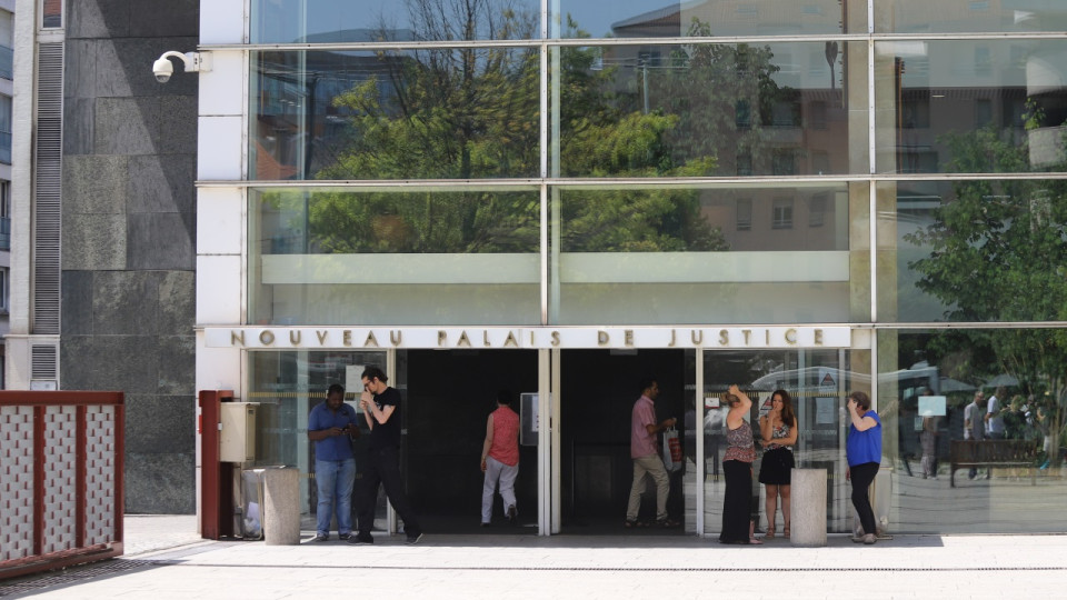 Lyon : sa m&egrave;re se substitue aux avocats, le pr&eacute;venu furieux de l'avoir &eacute;cout&eacute;e
