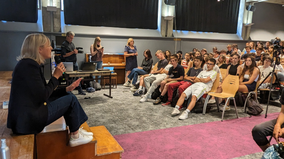 Près de Lyon : une monteuse son lauréate aux Césars vient parler de son métier dans son ancien lycée