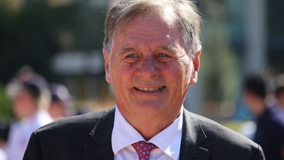 Le député Cyrille Isaac-Sibille tancé par des maires sur les perfluorés : "De qui êtes-vous le porte-parole ?"