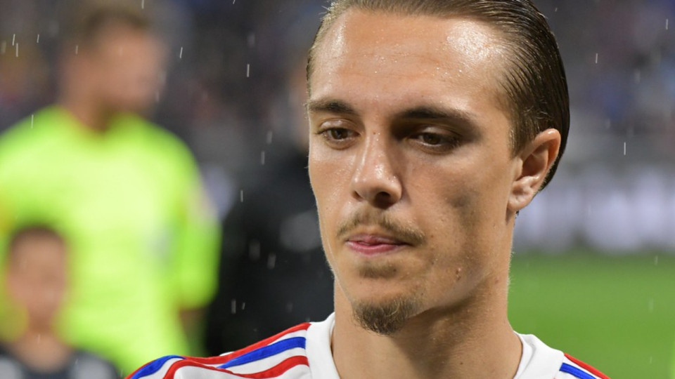 Victime d'une fracture, Maxence Caqueret (OL) sera absent pendant un mois