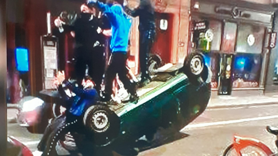 Lyon : la police annule finalement le PV distribué pour une voiture retournée par des émeutiers